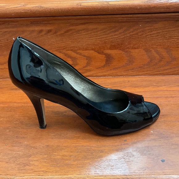 Banana Republic Peep Toe 4 Inch Heels - Picture 8 of 15